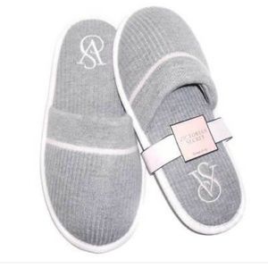 Victoria secret knit grey monogram slippers